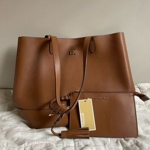 Michael Kors Luggage Handbag and Clutch set